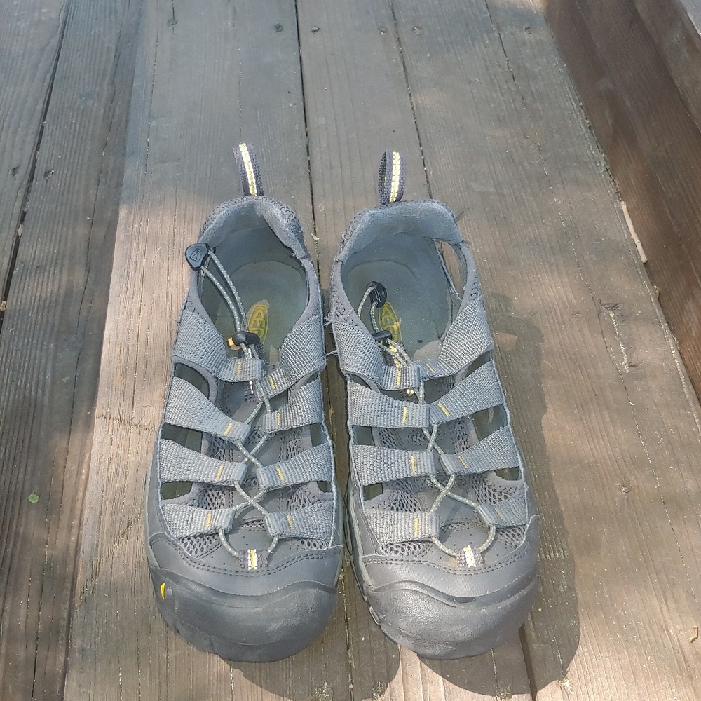 Keen sandals 8